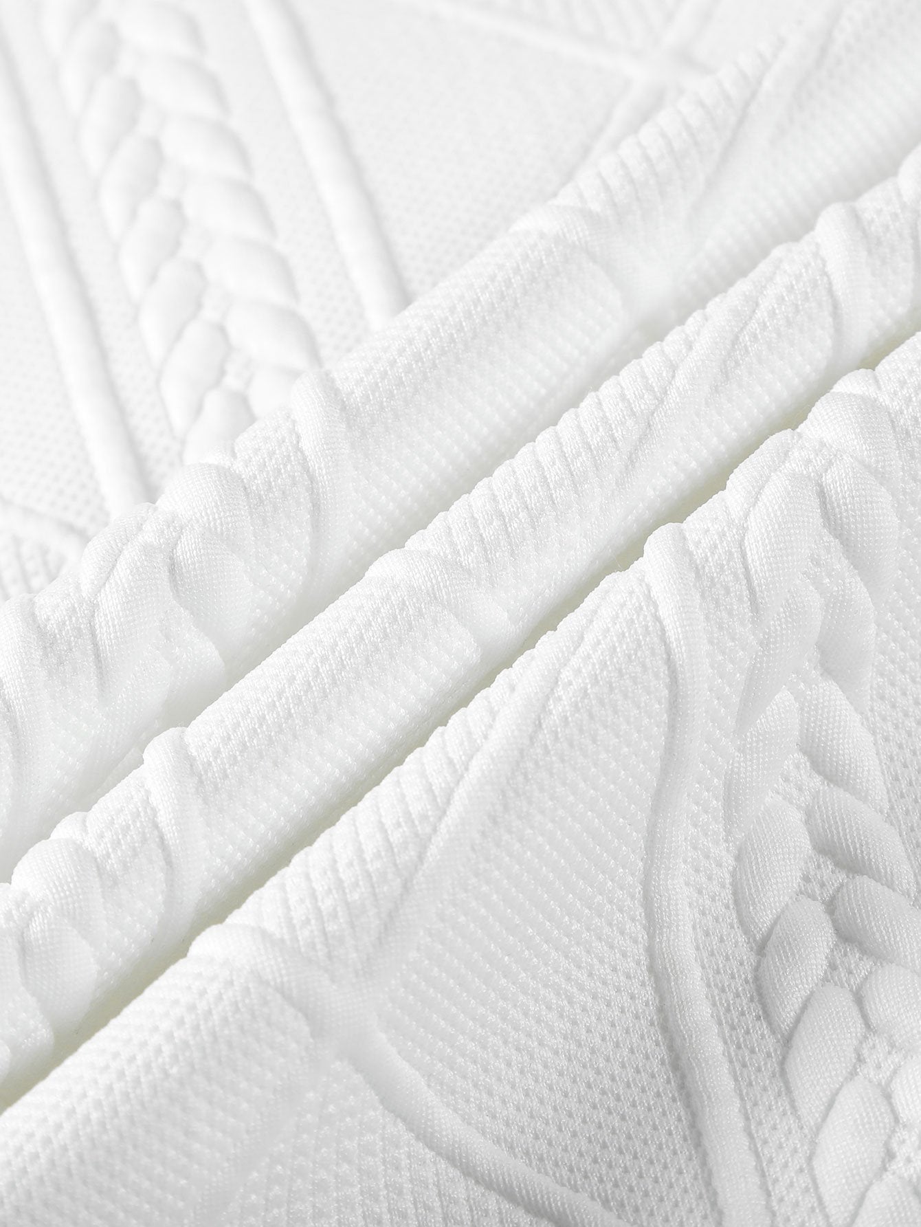 T-SHIRT A MANICHE LUNGHE CON ORLO CURVO IN JACQUARD GEOMETRICO & JOGGERS CARGO IN CORDUROY CON COULISSE