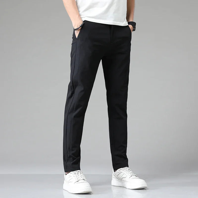 RICCARDO | PANTALONE SLIMFIT ULTRA LEGGERO PER ESTATE E SPORT