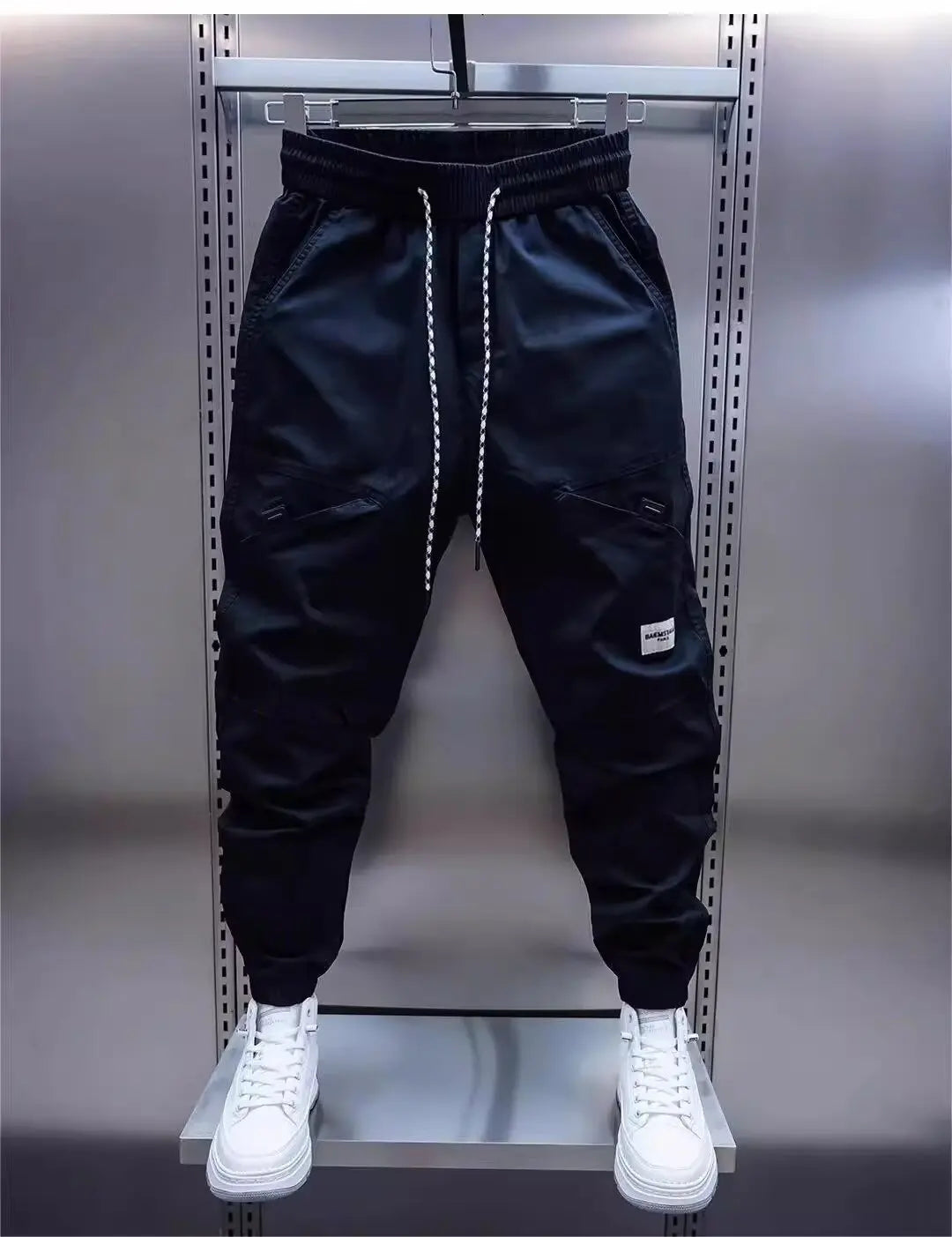 NICOLÒ | PANTALONE SPORTIVO CON DETTAGLI