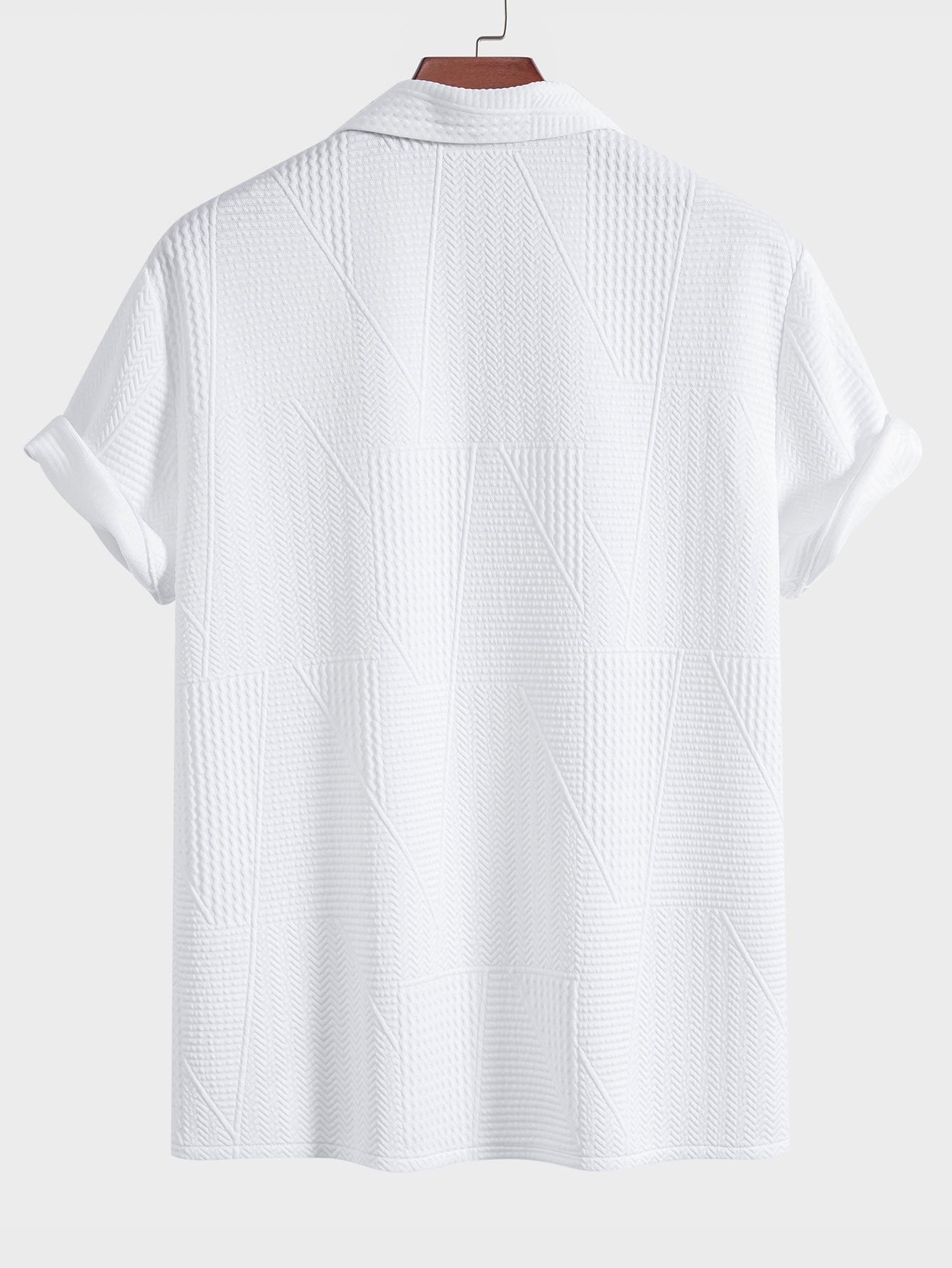 STILE GEOMETRICO: CAMICIA CUBANA A MANICHE CORTE CON TEXTURA GEOMETRICA